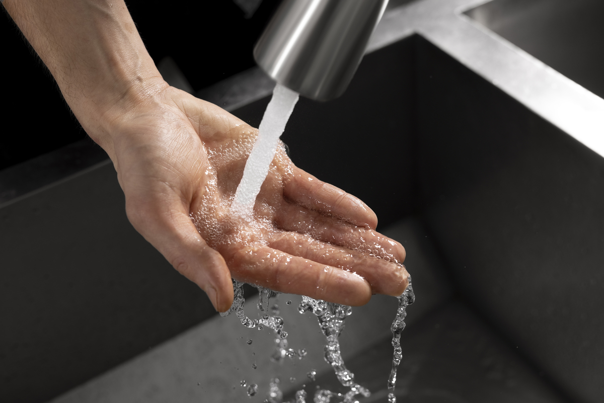close up hygienic hand washing 1