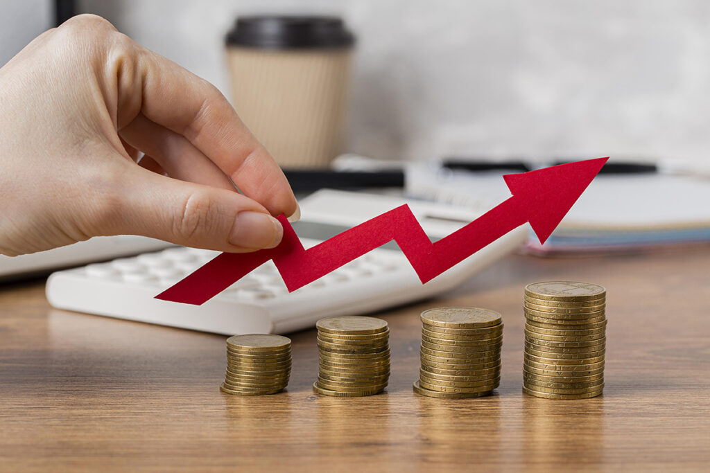 ВВП Беларуси вырос на 2,8% за январь–апрель 2025 года 2 ruka derzit strelku rosta s monetami