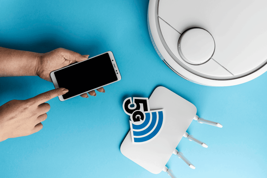 От Минска до регионов: как будет развиваться сеть 5G в Беларуси 2 vid sverhu wi fi router so smartfonom i pylesosom 2 1