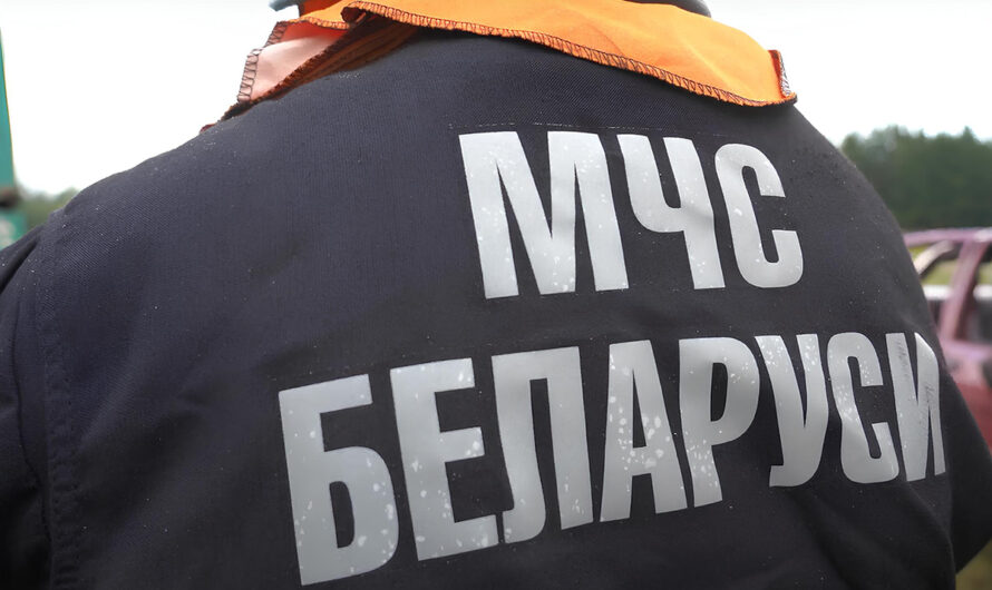 «Один день с МЧС»: журналисты и блогеры прошли испытания на выносливость и смелость