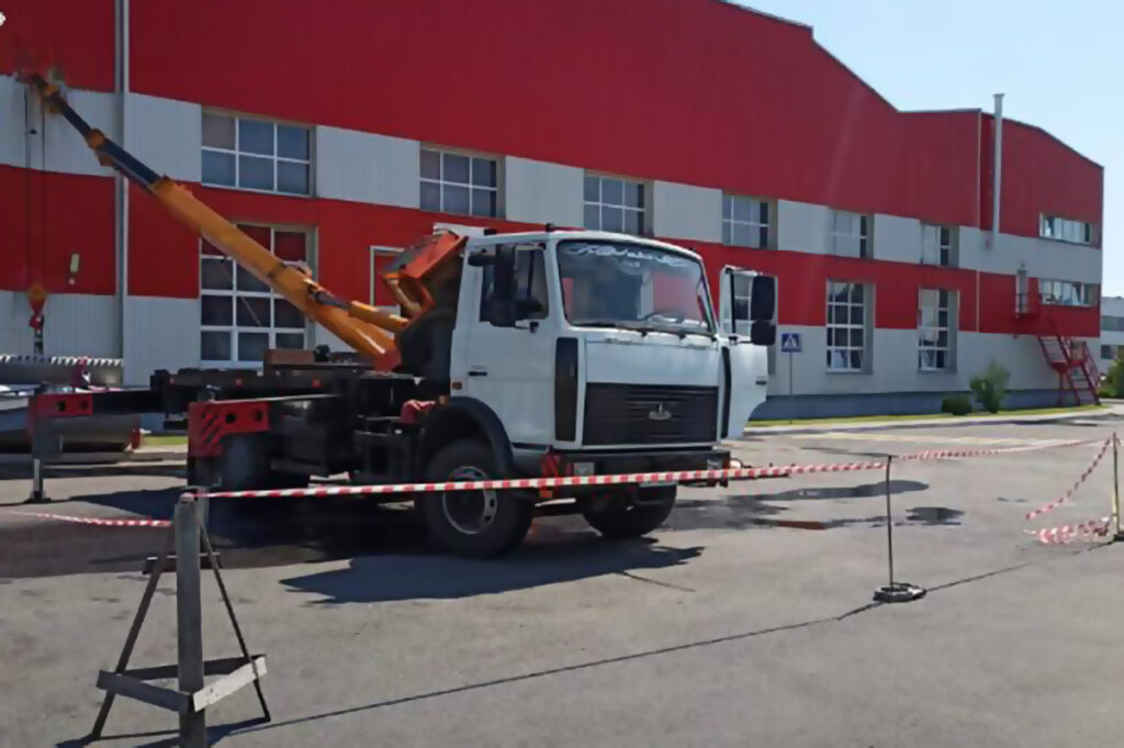 В Шклове погиб водитель автокрана — кабина оторвалась от рамы 2 photo 2025 07 11 12 38 45