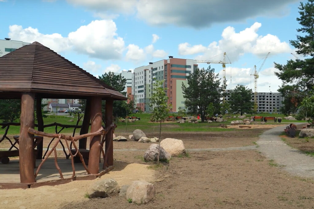 В Минске появились новые аллеи, экотропы и арт-объекты 3 photo 2025 07 215 58 24