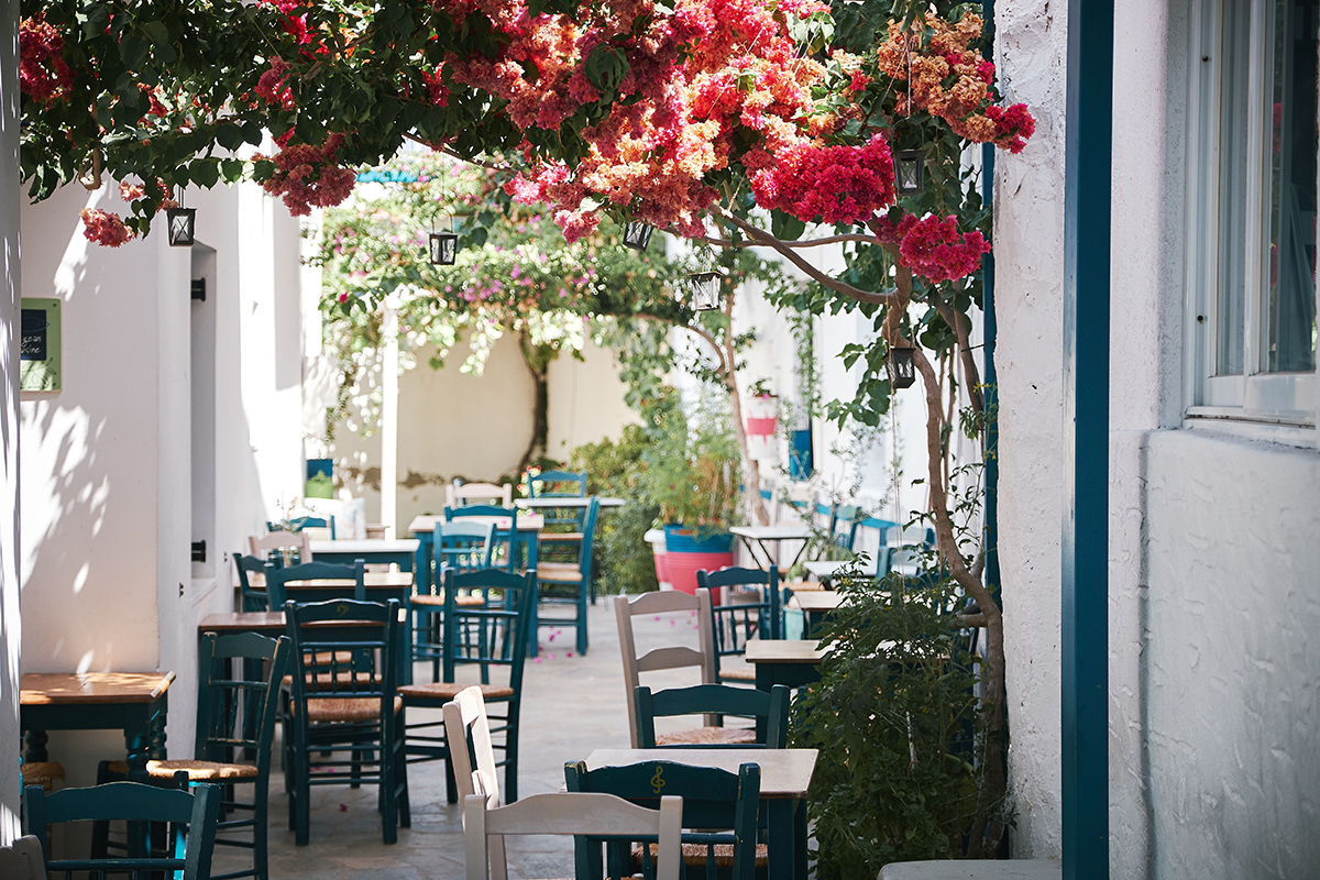 555oor cafe narrow bystreet paros greece