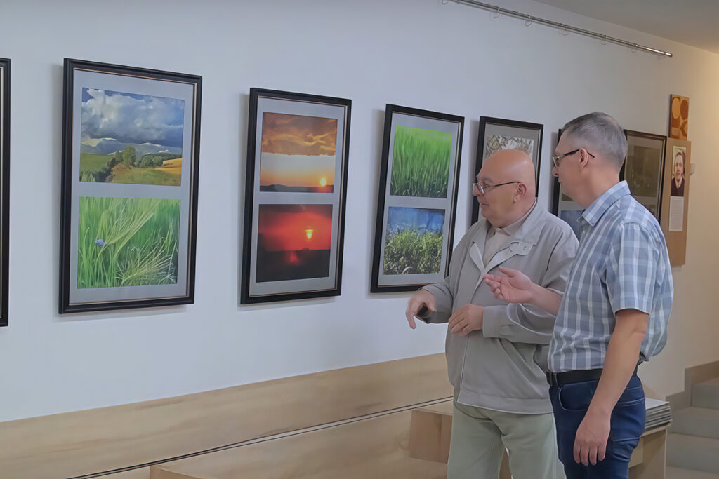 В Гродно открылась выставка фотопоэзии Алексея Смаля с уникальными пейзажами 2 airbrush image enhancer 1754749340399