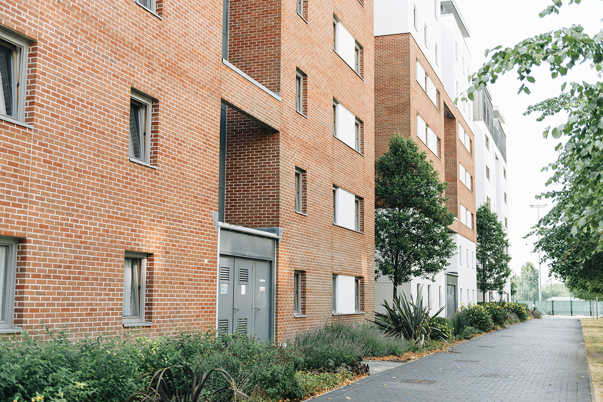 back side modern english apartment